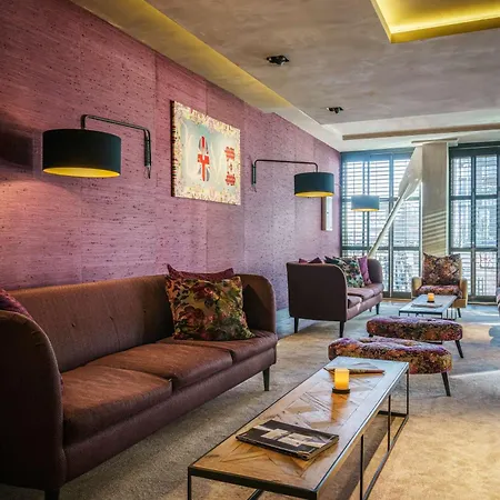 Doubletree By Hilton - Ndsm Wharf Ξενοδοχείο