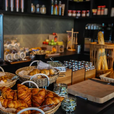 Doubletree By Hilton - Ndsm Wharf 4*