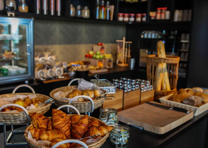 Doubletree By Hilton - Ndsm Wharf 4*